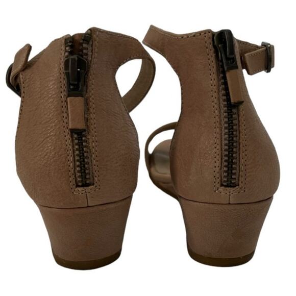 EILEEN FISHER "MARA" TAN LEATHER ANKLE STRAP OPEN TOE LOW HEEL SANDALS/WEDGES - Picture 5 of 11